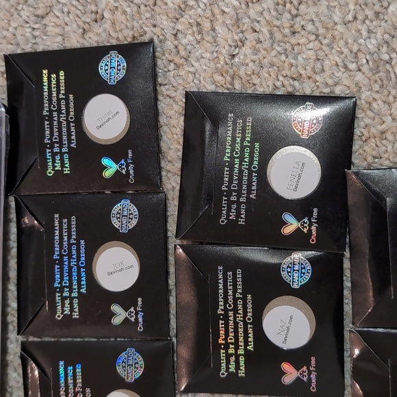 Devinah Cosmetics matte eyeshadow lot - Picture 2 of 8
